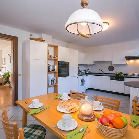 Appartement Sleeps 5 Pool Mezzegra