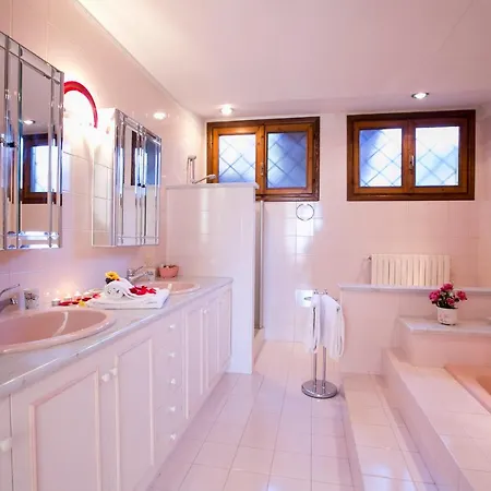 Sleeps 5 Pool Appartement Mezzegra