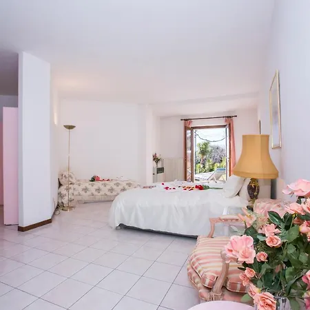 Sleeps 5 Pool Lejlighed
