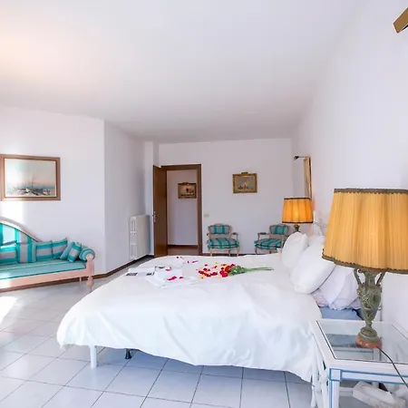 Sleeps 5 Pool דירה *
